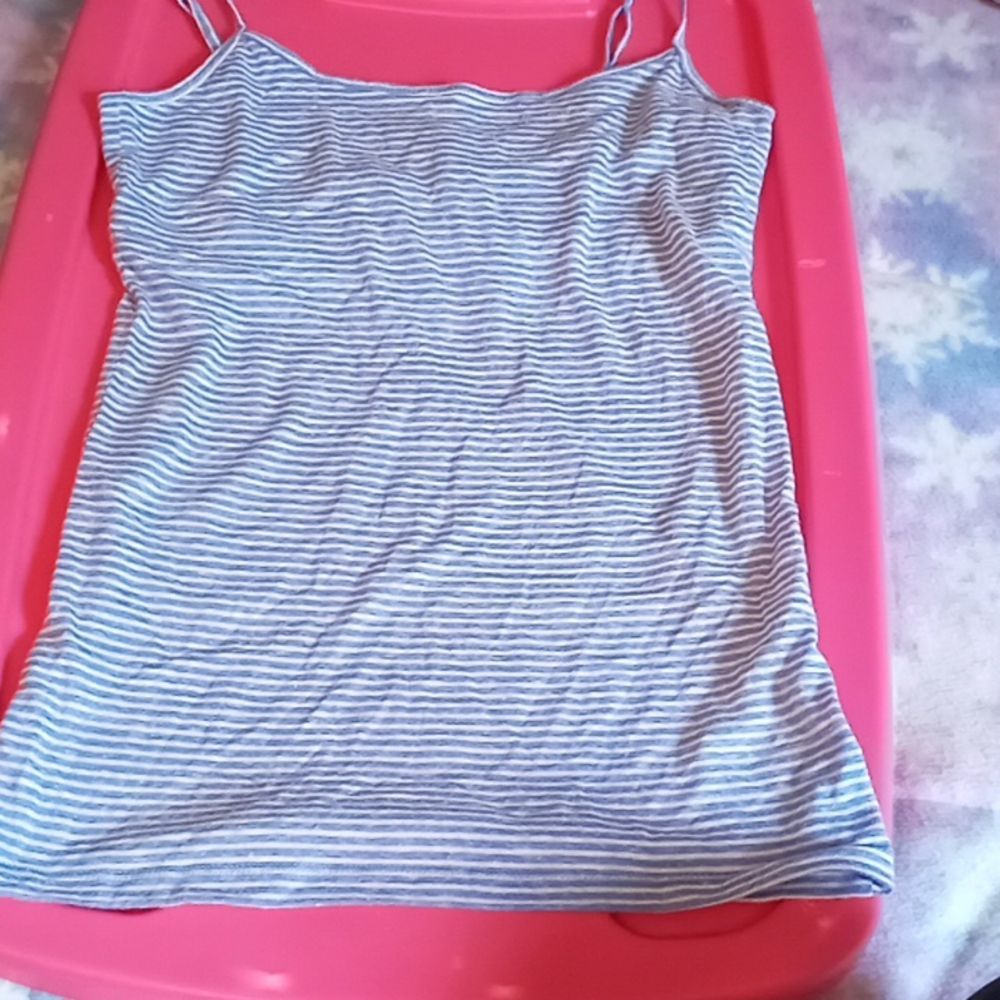 Aėropostale tank top size medium looks like a build in bra